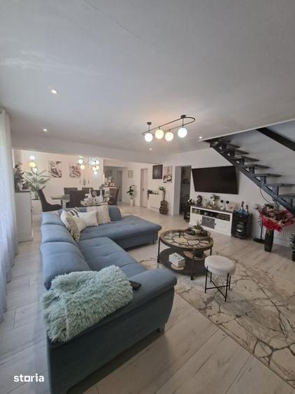 Casă cu 4 camere cu Teren 800 Mp în Ferneziu