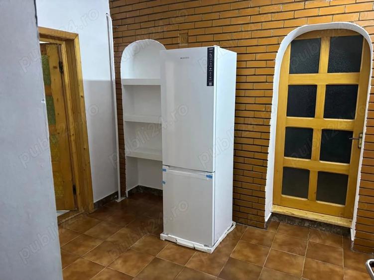 Apartament cu 3 camere semidecomandat în Obcini