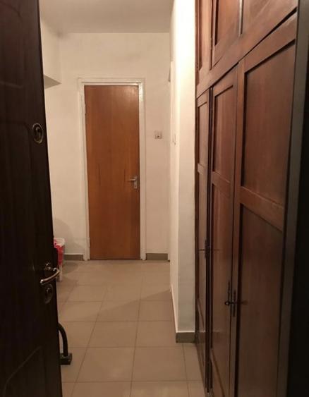 Apartament cu 3 camere decomandat în Colentina