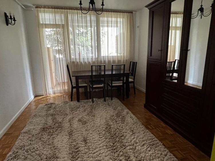 Apartament cu 4 camere decomandat, mobilat în Floreasca