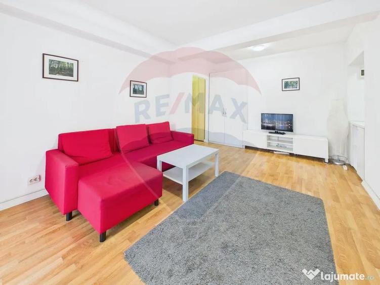 Apartament cu 2 camere semidecomandat, mobilat în P-ța Romană