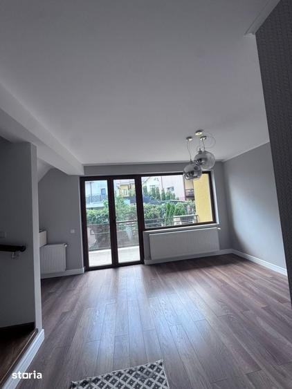 Casă cu 5 camere cu Teren 250 Mp în Feleacu