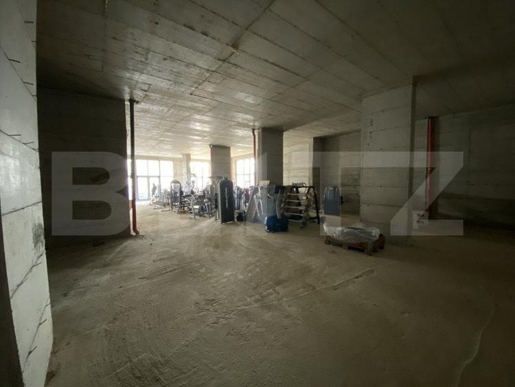 Spațiu comercial, de 314.29998779297 mp, în Exterior Sud