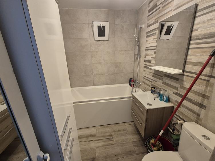 Apartament cu 2 camere decomandat în C5