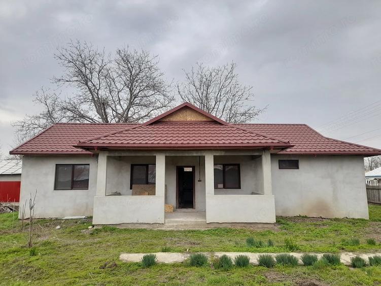Casă cu 1 camere cu Teren 1055 Mp în Tufești