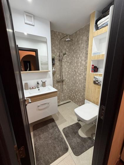 Apartament cu 4 camere decomandat în Soarelui