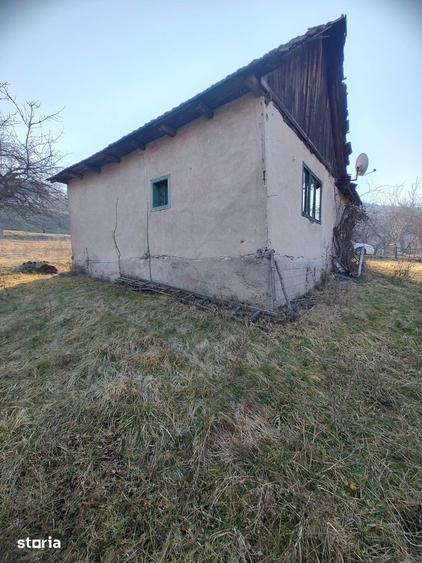 Casă cu 3 camere cu Teren 3081 Mp în Băița