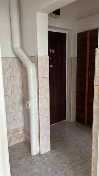 Apartament cu 2 camere decomandat în Sârbi