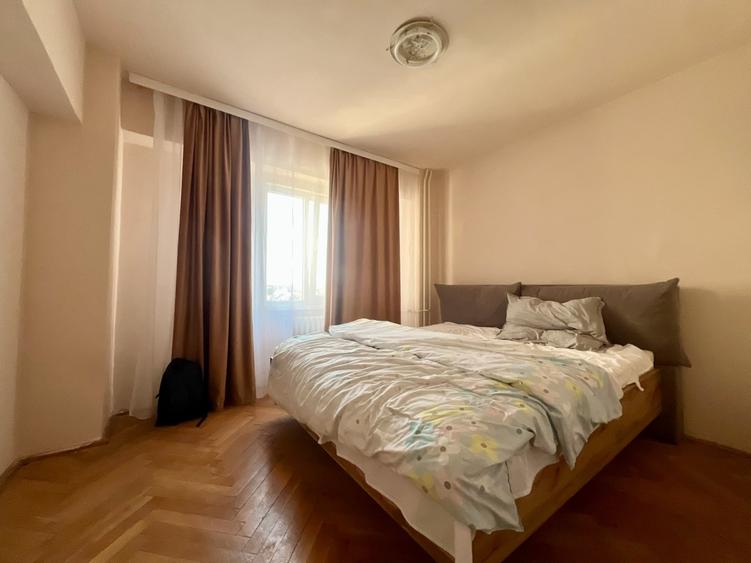 Apartament cu 3 camere decomandat, mobilat în Lipovei