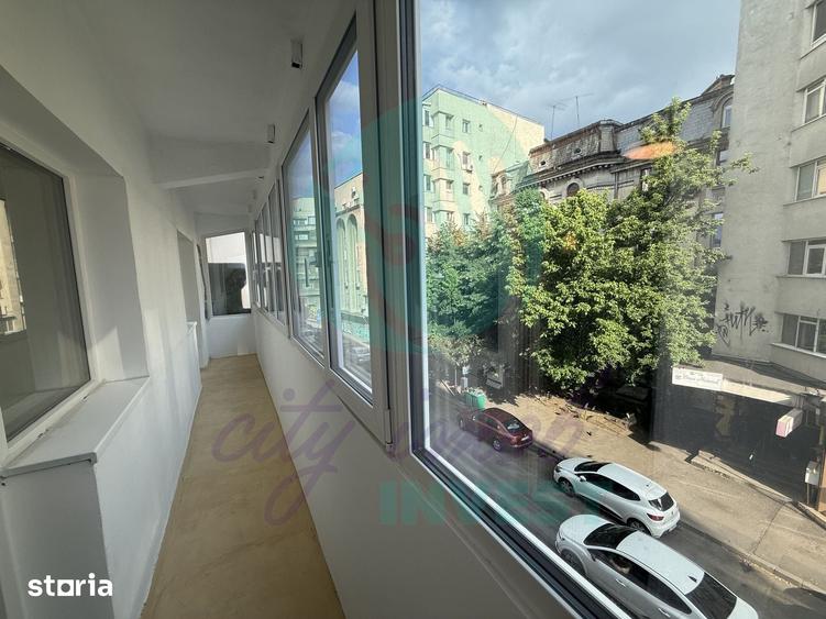 Apartament cu 4 camere decomandat în Romană