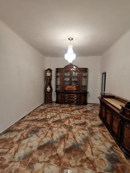 Casă individuală cu 4 camere cu Canalizare în Gruia