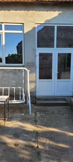 Casă cu 4 camere în Vladimirescu
