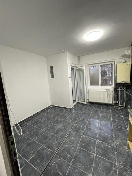 Apartament cu 3 camere decomandat, mobilat în Virtuții
