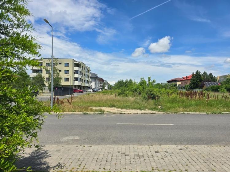 Teren Construcții intravilan de 4260 mp, în Otopeni