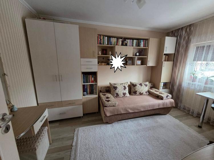 Apartament cu 3 camere decomandat în Central