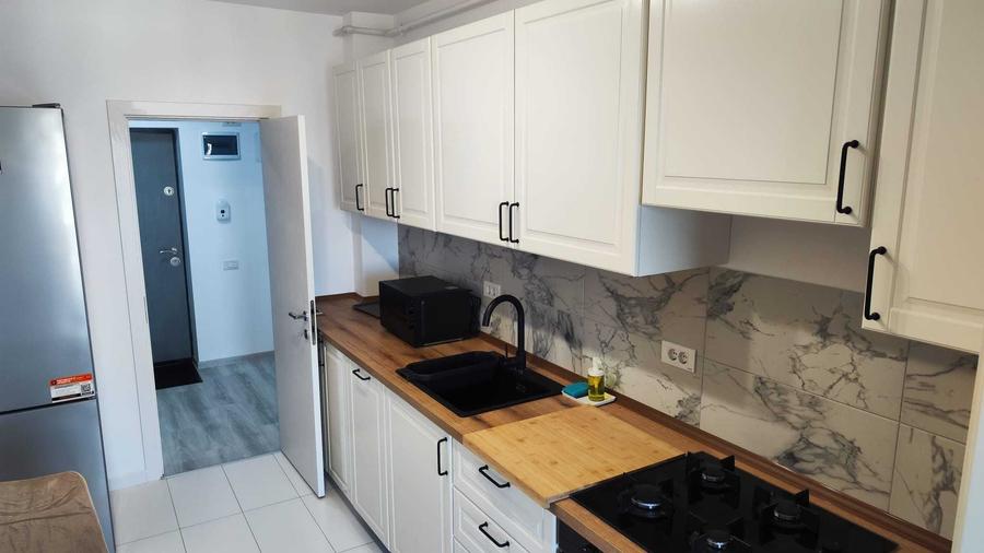 Apartament cu 2 camere decomandat în Titan