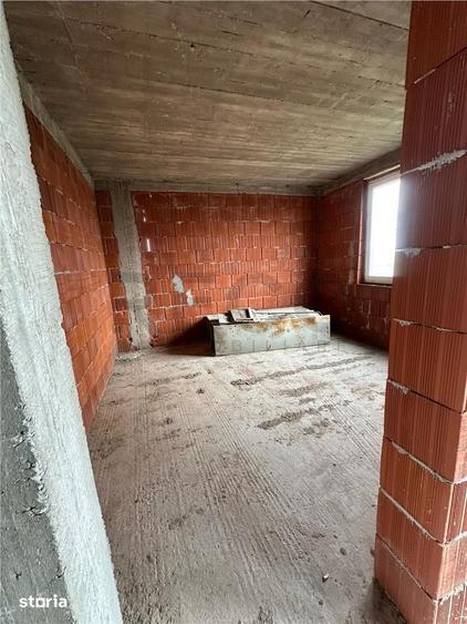 Casă cu 5 camere cu Teren 852 Mp în Nojorid