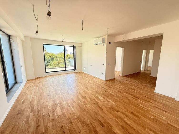 Apartament cu 4 camere decomandat în Unirii