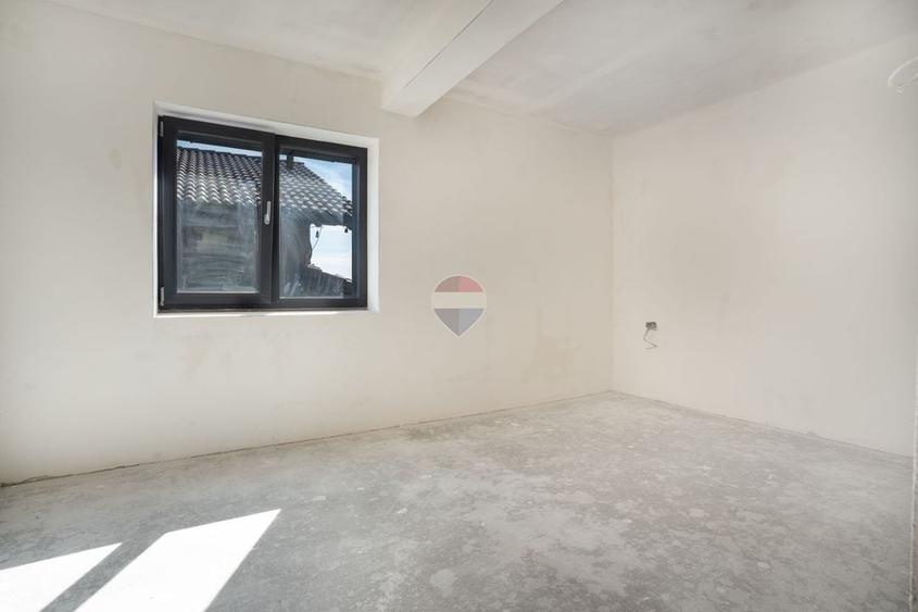 Duplex cu 6 camere cu Teren 400 Mp în Sud
