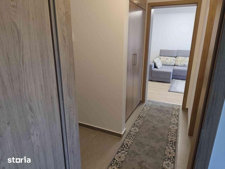 Apartament cu 2 camere decomandat în Tractorul