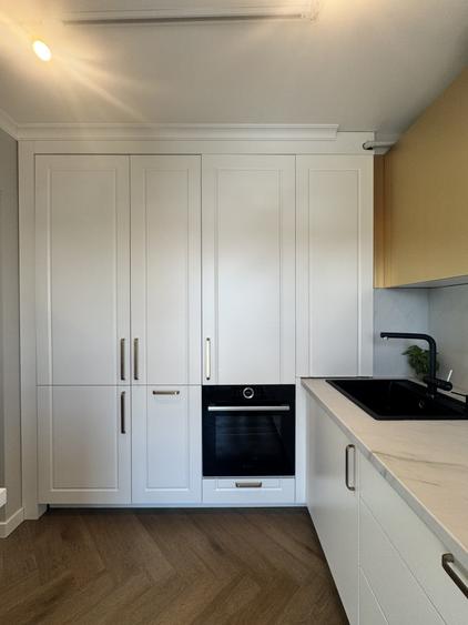 Apartament cu 3 camere semidecomandat, mobilat în Florești