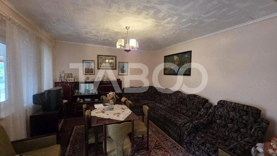 Casă cu 3 camere cu Teren 5859 Mp în Deal