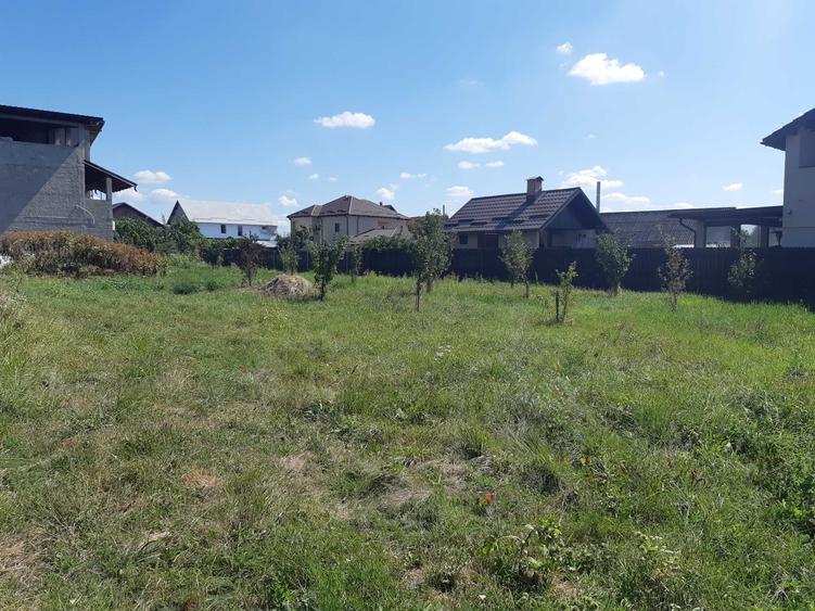 Casă cu 4 camere în Bradu