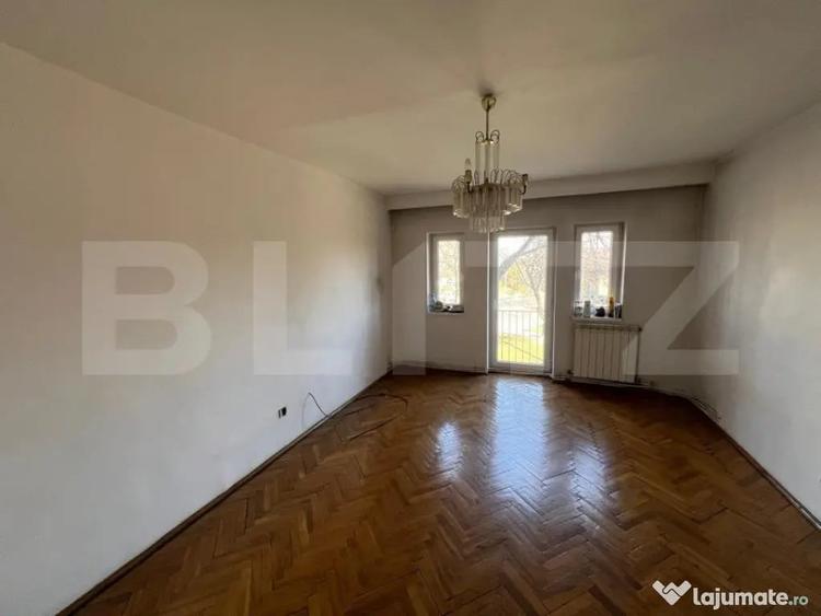 Apartament cu 5 camere decomandat în Semicentral