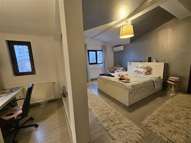 Casă individuală cu 5 camere cu Canalizare în Nerva Traian