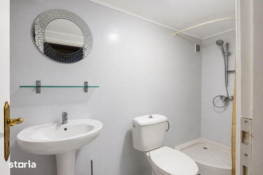Casă cu 6 camere cu Teren 330 Mp în Opler