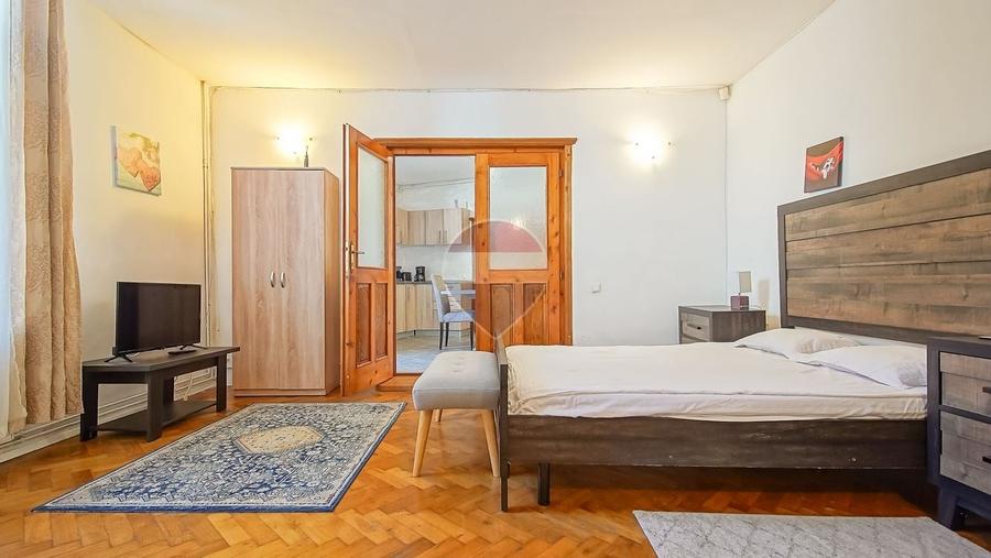 Apartament cu 2 camere decomandat în Centrul Istoric