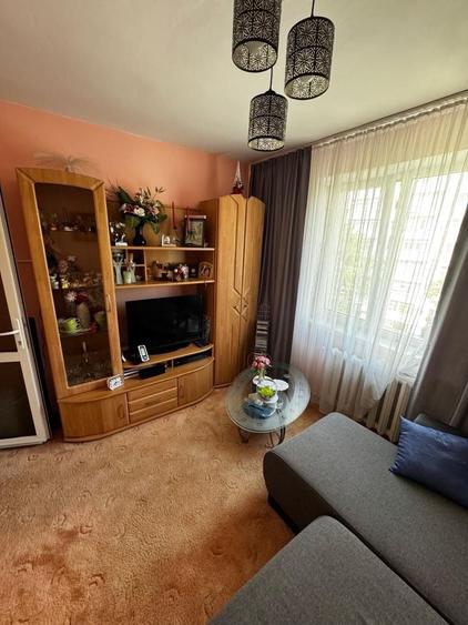 Apartament cu 2 camere decomandat, mobilat în Central