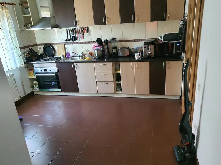 Casă cu 6 camere cu Teren 500 Mp în Central