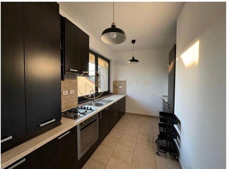 Apartament cu 3 camere decomandat, mobilat în Iancu Nicolae