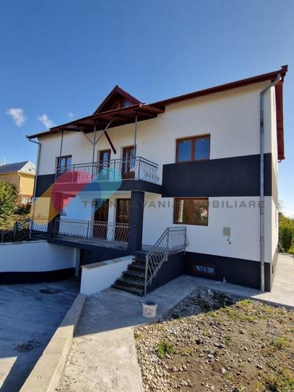 Duplex cu 4 camere cu Canalizare în Copăceni