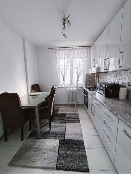 Apartament cu 3 camere decomandat în Gorjului