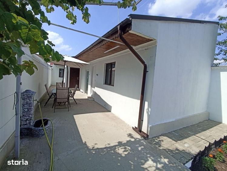 Casă cu 3 camere în Grivița