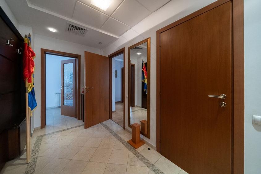 Apartament cu 3 camere decomandat, mobilat în Primăverii