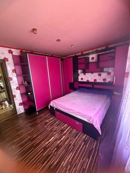 Apartament cu 3 camere decomandat în Mărăței