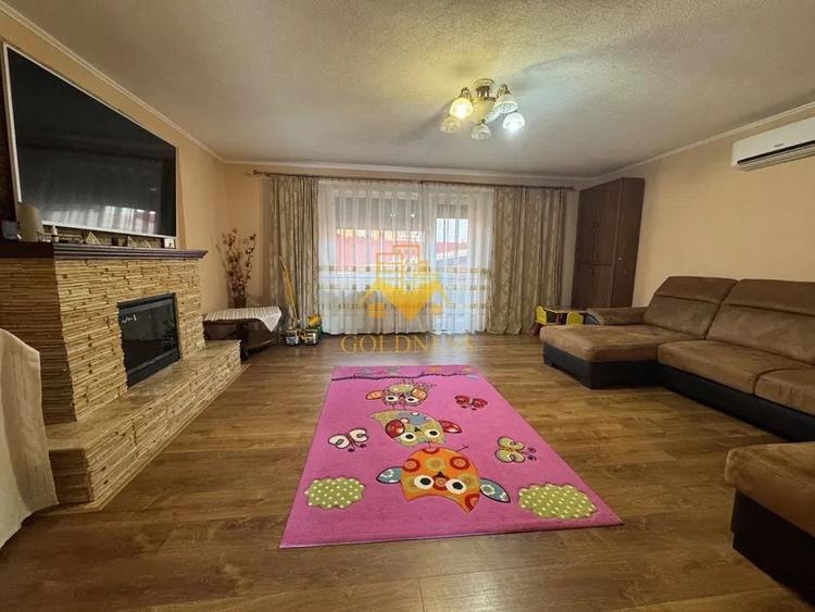 Apartament cu 3 camere semidecomandat, mobilat în Central