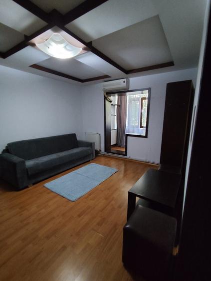Apartament cu 2 camere semidecomandat în Metalurgie