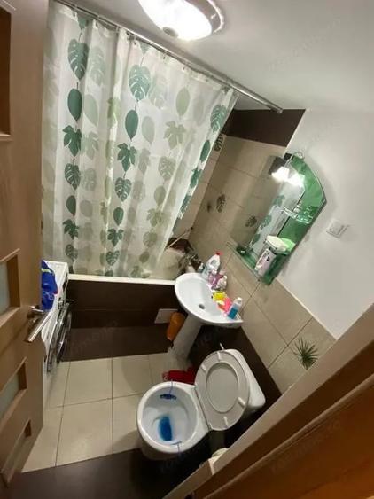 Apartament cu 4 camere nedecomandat, mobilat în Central