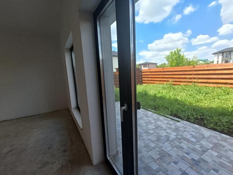 Casă cu 4 camere cu Canalizare în Popas Păcurari