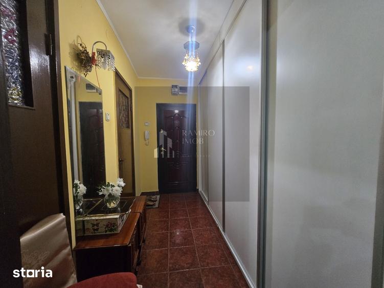 Apartament cu 3 camere decomandat în Rahova
