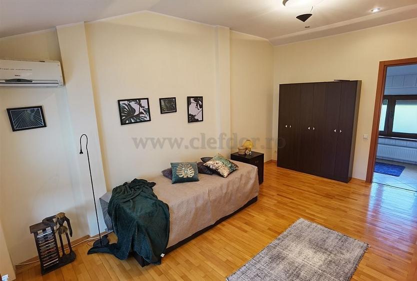 Casă individuală cu 6 camere cu Piscina în Pipera