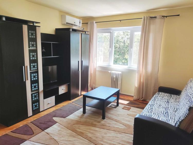 Apartament cu 2 camere semidecomandat în Podgoria
