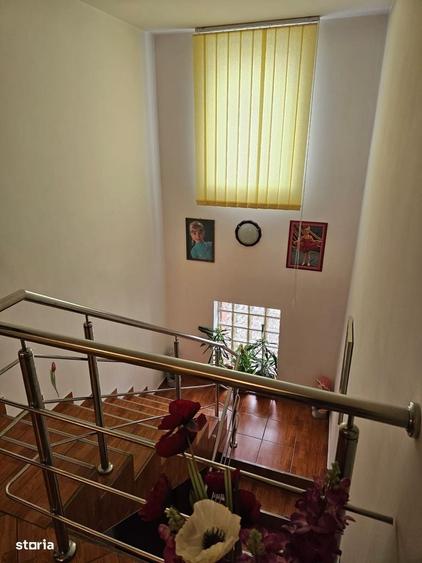 Casă cu 4 camere cu Teren 800 Mp în Central