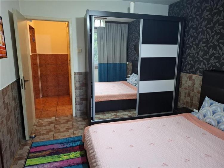 Apartament cu 3 camere semidecomandat în Fizicienilor