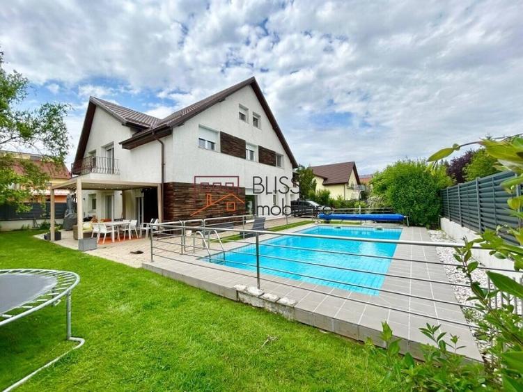 Casă cu 7 camere cu Piscina în Iancu Nicolae