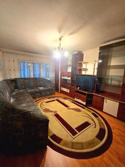 Apartament cu 3 camere decomandat în Nufărul